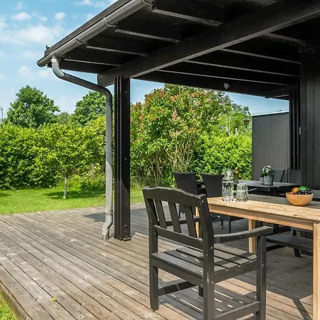 Four-bedroom In Сasa de vacaciones Tisvildeleje