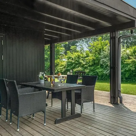 Сasa de vacaciones Four-bedroom In Tisvildeleje